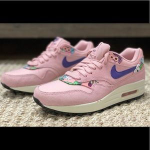 Nike Air Max, Aloha Pack (Pink) Women’s Sneakers, Size 6.5US RARE